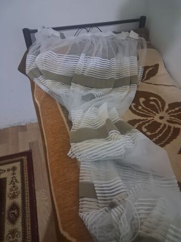 Pərdə və tüllər: 20 yə yaxın pərdə var, hamısını alana 50% endirim olacaq, cürbəcür — 16