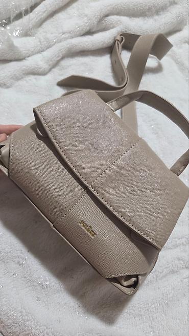 Women's Sweatsuits: Nova torbica, nekorišćena i odmah dostupna. 👜✨ Moderan i praktičan — 4