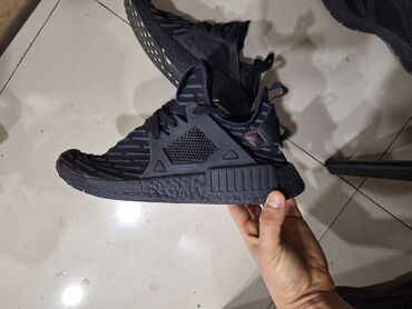 Krasofkalar və idman ayaqqabıları: Orjinal adidas krasovka. Gündəlik gəzmək üçün. Həmdə idman üçün əladı