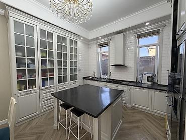 порковка: 250 м², 6 комнат и более, Алтын-ордо ж/м, Семейным — 8
