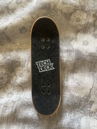 Игрушки: Фингерборд Tech Deck с изгибами, новый