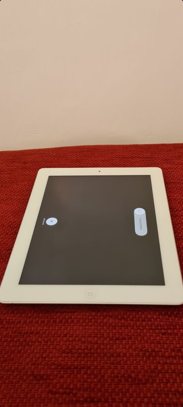 Tableti: ★ Na prodaju sivo beli Apple iPad 2 Model : A1396 Memorija: 32GB — 2