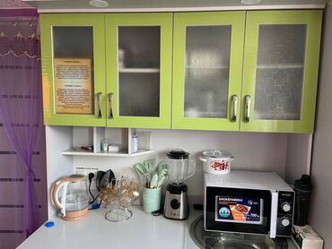 новые кухонные гарнитуры: Кухонный гарнитур, цвет - Зеленый, Б/у