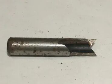 bosch aku alati: Glodalo 11mm dvopero ostrica u obliku slova "V" Koristeno u stanju sa