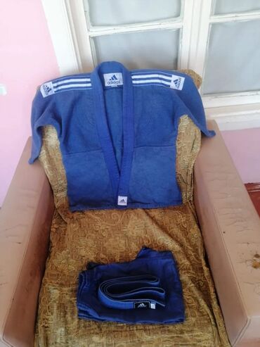 İdman formaları: Məhsul: Judo/ciyudo üçün komplekt formalar Təsvir: - Brend: Adidas — 3