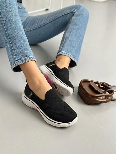 кроссовка: Кроссовки, 40.5, Skechers, Новый, цвет - Черный, Самовывоз — 1