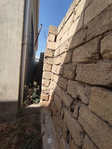 Продажа домов: Həyət evi satılır. Ev Saray qəsəbəsində yerləşir — 3