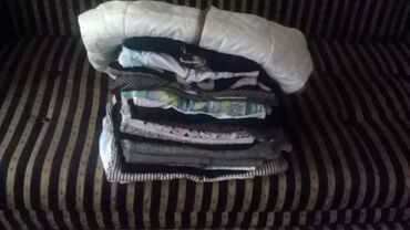 Ostala ženska odeća: Dve velike kese odeće samo 300 dinara. jakna, 6 košulja, 4 džempera na lalafo.rs — 3 Ostala ženska odeća: Dve velike kese odeće samo 300 dinara. jakna, 6 košulja, 4 džempera — 3