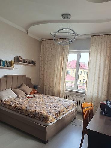 Продажа коттеджей и домов: Продается два 2 этажных особняка. р-н мкр.Джал, по — 15