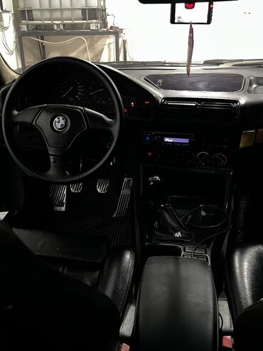 BMW: BMW 5 series: 1992 г., Седан — 10