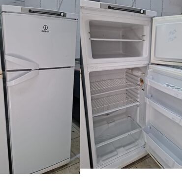 indesit soyuducu soyutmur: Б/у 2 двери Indesit Холодильник Продажа
