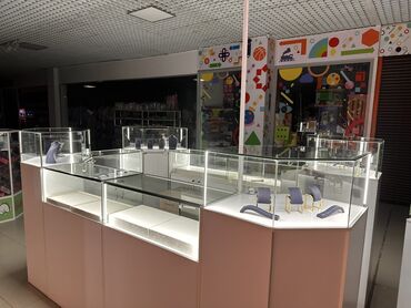 спорт магазин бишкек: Продаю Магазин Островок в ТЦ, 6 м², С кондиционером, 2 этаж