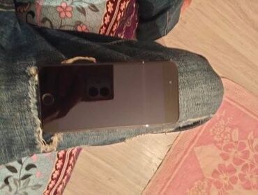 Apple iPhone: IPhone 7, Qara