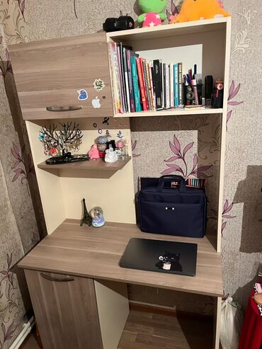 столики для компьютера: Угловой стол, С полками, Без выдвижных ящиков, DSP