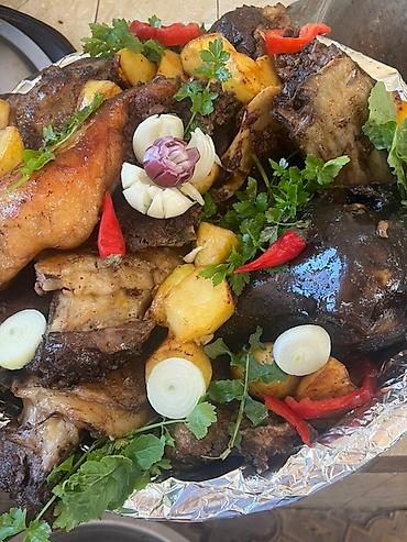 Баранина: Готовим Таш кордо на заказ.Блюдо украшено свежей зеленью, кольцами — 3