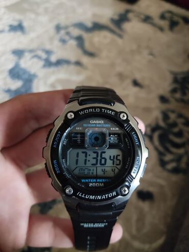 спортивные водонепроницаемые часы: Водонепроницаемые часы японской фирмы Casio с пятью будильниками
