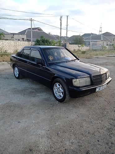 07 radiatoru: Mercedes-Benz 190 (W201) sedan - Kuzov: tünd göy/qaraya çalan rəng, 4 — 2
