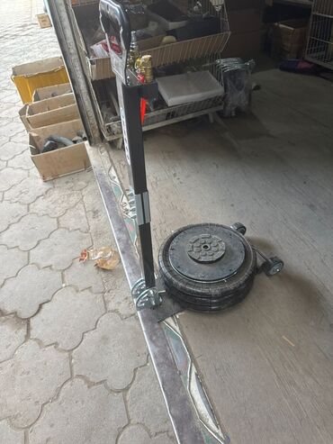 купить оборудование для заправки автокондиционеров: Пневмоподъемник “Balloon type jack” (пневмодомкрат подушечного типа)