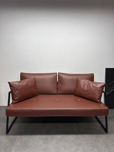 изготовление корпусной мебели: Прямой диван, цвет - Коричневый, Б/у