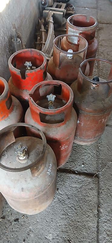 Газ баллондору: Продаю большие и маленькие газовые баллоны. Большие 3500, маленькие — 9