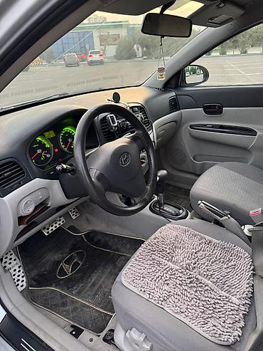 ev ucun kalonka: Hyundai Accent: 1.4 l | 2009 il Sedan — 3