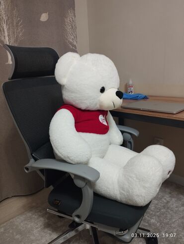 пьедесталом раковина с: Продаю большого плюшевого мишку