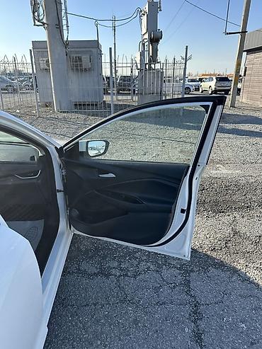 Chevrolet: Chevrolet Onix: 2020 г., Бензин, Седан — 8