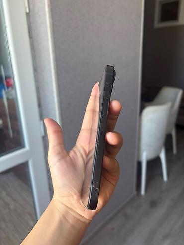 Apple iPhone: IPhone 14, Qara, Face ID — 9