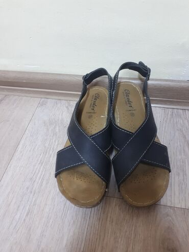 заказать crocs оригинал: 100% кожа .37 размер .800 сом