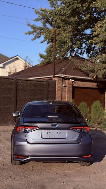 corolla 2022: Toyota Corolla: 2020 г., 1.8 л, Вариатор, Гибрид, Седан — 7