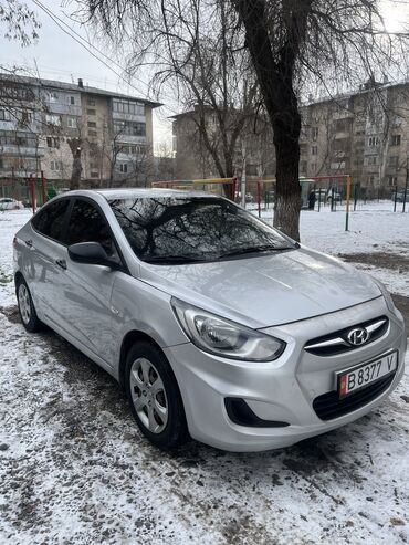 Hyundai: Hyundai Accent: 2013 г., 1.4 л, Механика, Бензин, Седан