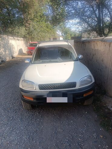 срочно срочно продам машину: Toyota RAV4: 1995 г., 2 л, Автомат, Бензин, Кроссовер