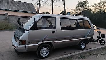 ion машина: Toyota Hiace: 1989 г., 2 л, Механика, Бензин, Минивэн — 6