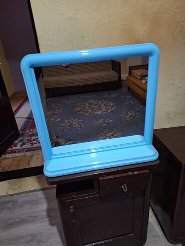 solarni sistem sa akumulatorom i 3 sijalice i usb ulazima: Ogledalo za sto, shape - Pravougaoni, 50 x 55 cm, Sa ramom, Upotrebljenо