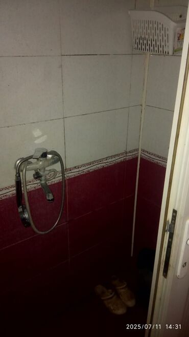 Uzunmüddətli kirayə mənzillər: Сдаётся в аренду семье. Рядом с метро Аджеми. На долгий срок. 1 этаж — 8