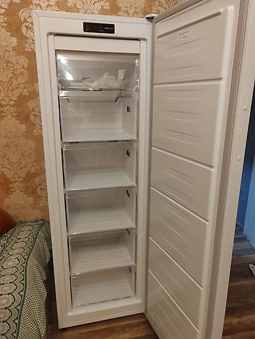 mini soyuducu: Gorenje dik dayanan dondurucu - Rəng: ağ, minimalist düz qapı dizaynı — 3