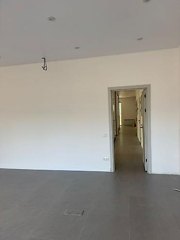 офисы в центре: Аренда офисов, 135 м², В жилом комплексе, 1 линия, С отдельным входом, С отдельным сан узлом — 4