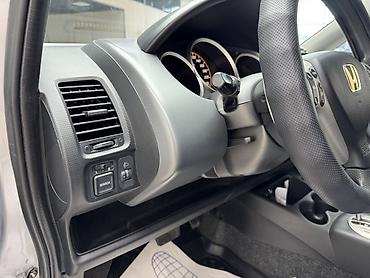 Honda Jazz: 2006 г., 1.4 л, Вариатор, Бензин, Хетчбек lalafo.kg да — 10 Honda Jazz: 2006 г., 1.4 л, Вариатор, Бензин, Хетчбек — 10