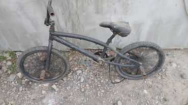 срочно продаю в связи с переездом: BMX велосипед