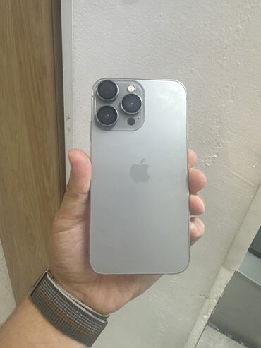 купить правый наушник airpods 2 бу: IPhone Xr, Б/у, 256 ГБ, Серебристый, Коробка, 89 %