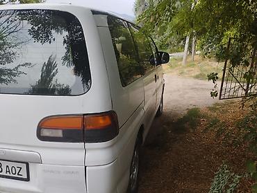 ман автовоз: Mitsubishi Space Gear: 1996 г., 2 л, Механика, Бензин, Минивэн — 4