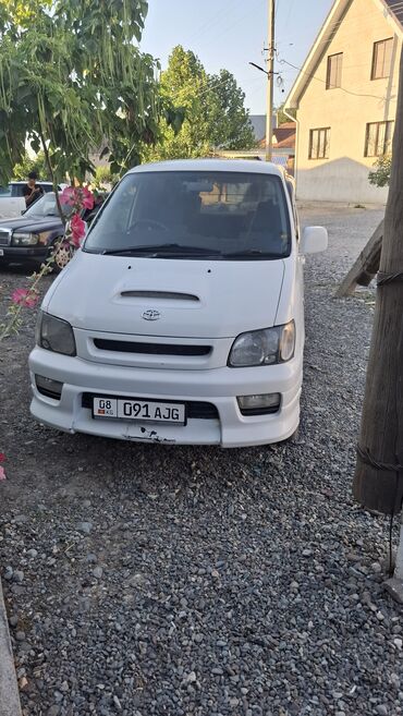 срочно срочно продам машину: Продаю Тойота ноах 1997год об 2 4WD в хорошем состоянии