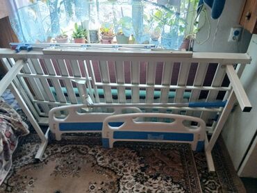 медицинская кровать купить: Продаётся кровать для лежачих больных. Функциональный с матрасом