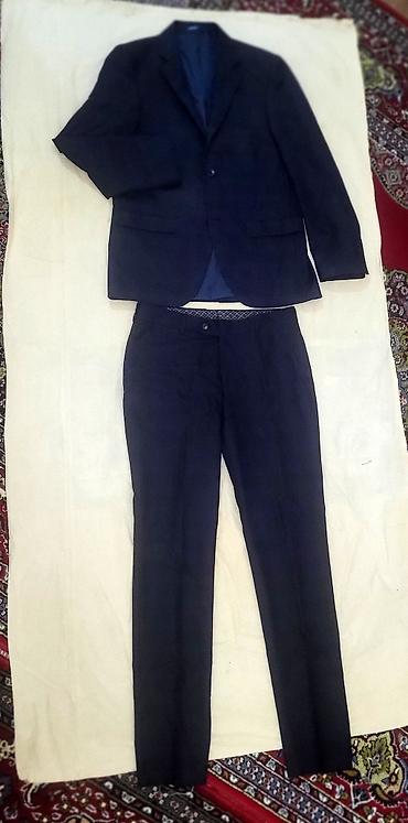 Kişi geyimləri: Klassik tünd mavi kişi kostyumu – 2 hissəli dəst: - Jaket: ikidüyməli — 1