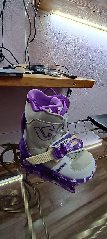 Сноуборды: Продам крепления и ботиночки для сноуборда размер 33. цена 5000 сом — 3