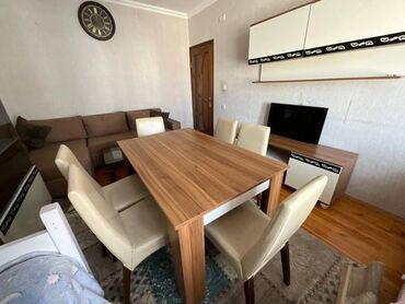 стол стул: RumMasa desti 6 stulla 200₼ satilir .Unvan Gunesli &Rumi