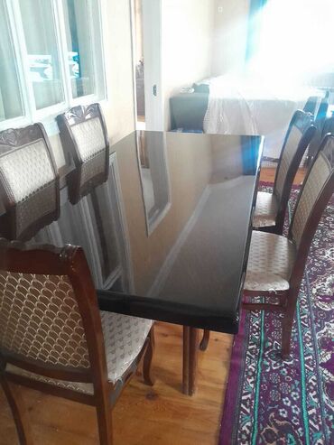 ikinci el stolar: Qonaq otağı üçün, Açılmayan, Dördbucaq masa, 6 stul
