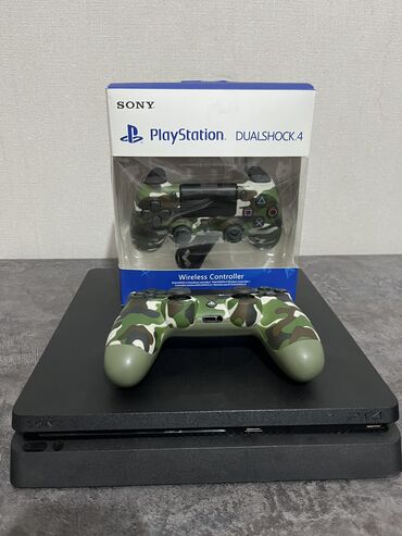 PS4 (Sony PlayStation 4): Срочно продается ps4 slim.В хорошем техническом состоянии.В комплекте