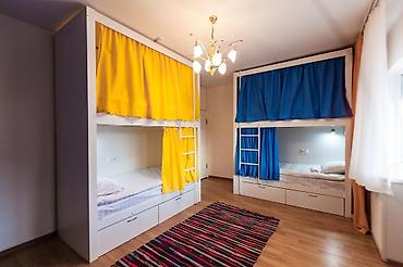 sumqayit hostel: Tələbələr üçün yataqxana. ! şeherin merkezinde. günlük 10 AZN aylıq — 2