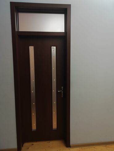 qapi ustu asmalar: İşlənmiş Otaq qapısı Plintus ilə, Zəmanətsiz, Ünvandan götürmə